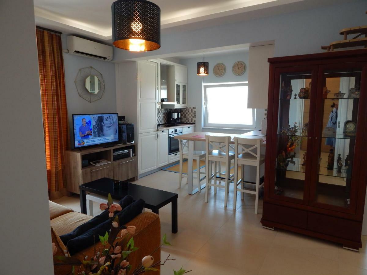 Christina-2 Apartment Peraía Екстериор снимка
